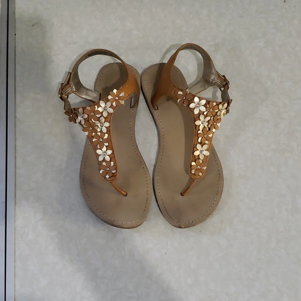 The‎ Children's Place Girl's Flower T-Strap Sandals size 3